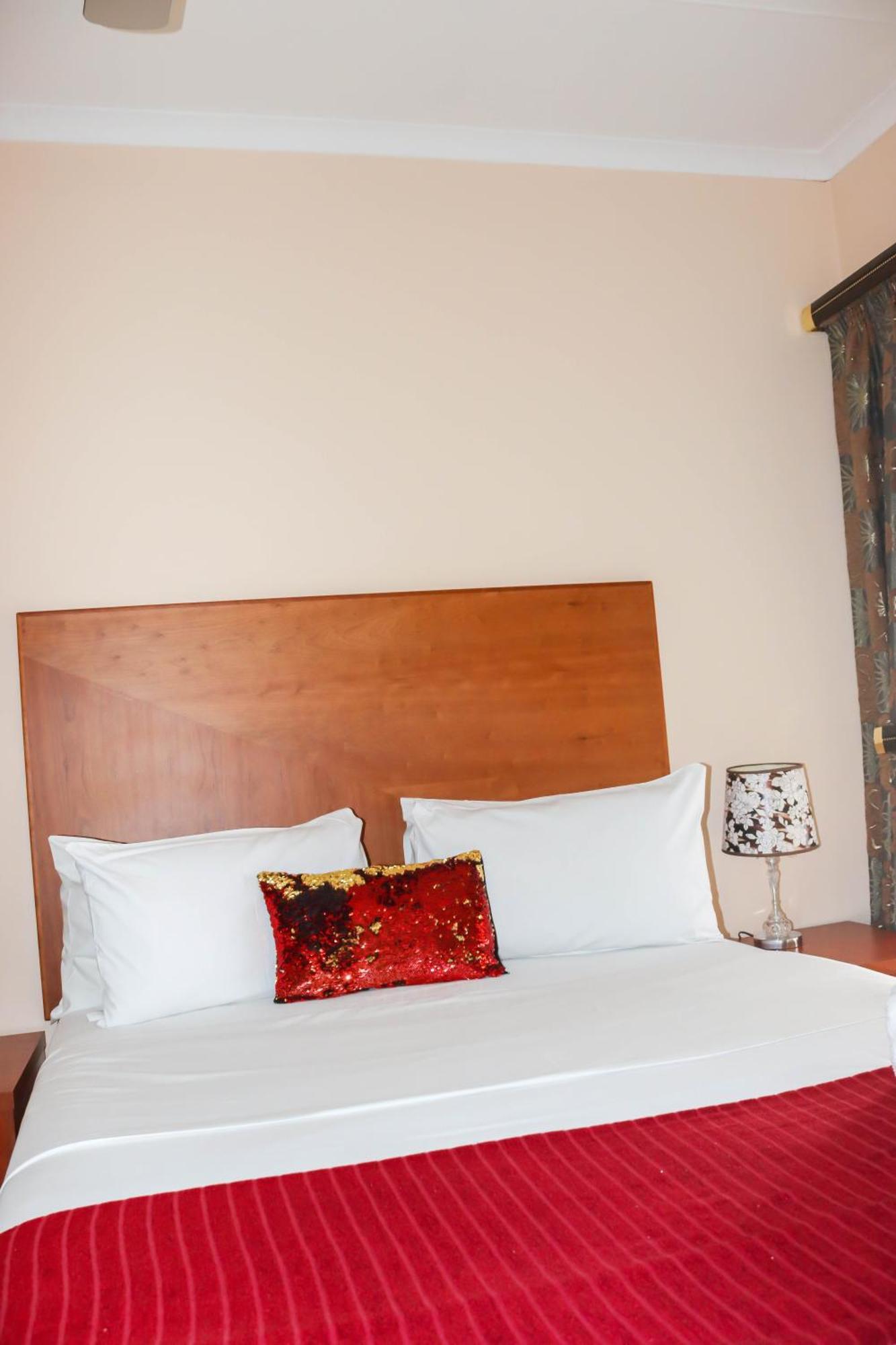 Meet Mekaar Resorts - Nquthu Hotel المظهر الخارجي الصورة