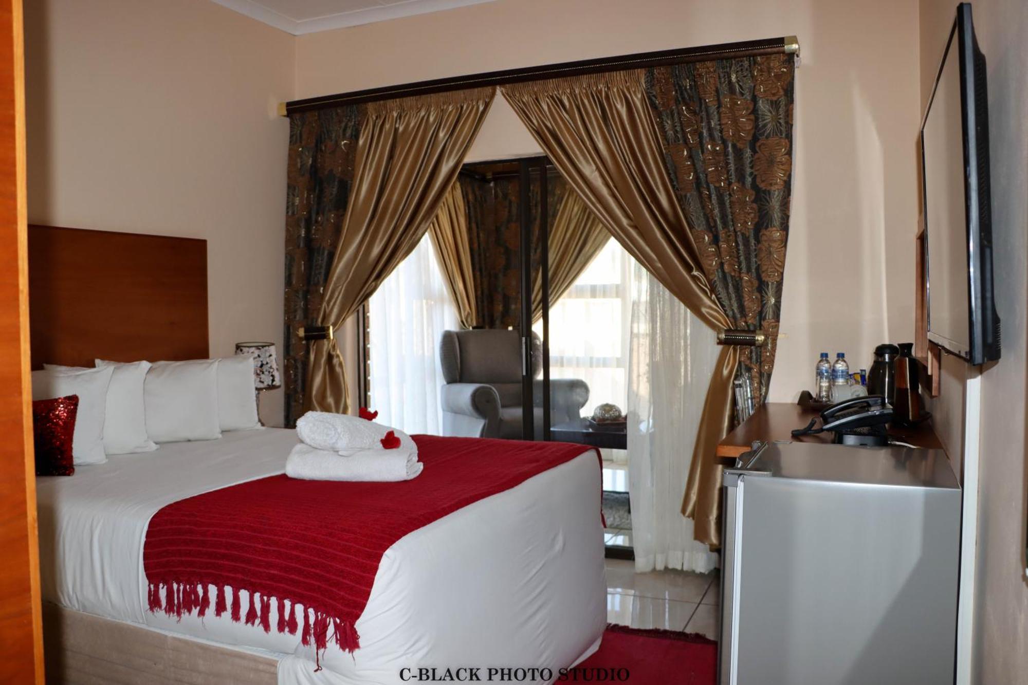Meet Mekaar Resorts - Nquthu Hotel المظهر الخارجي الصورة