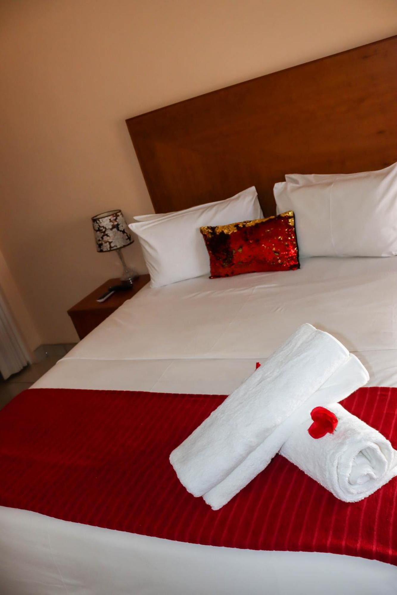 Meet Mekaar Resorts - Nquthu Hotel المظهر الخارجي الصورة